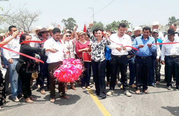 Inauguran obra millonaria de pavimentación del camino La Presa-Bathá