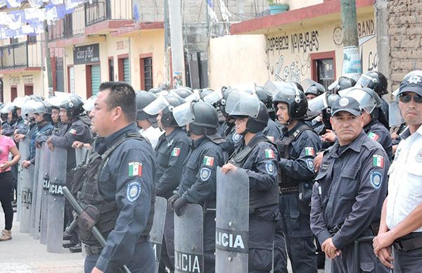 Alcaldesa viola acuerdos en Totolapan 