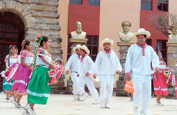   Participarán huastecos en evento cultural de protesta