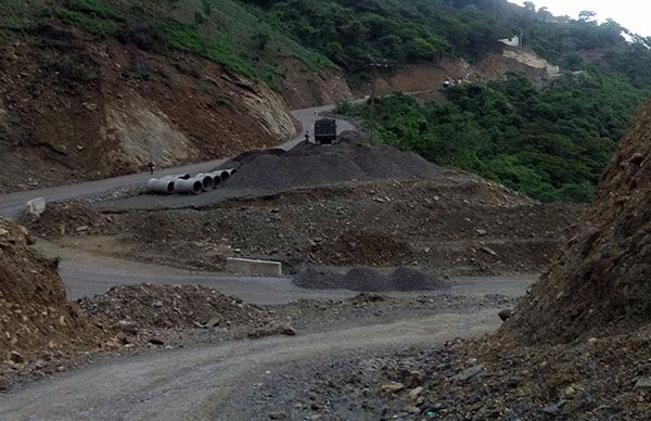 Avanza millonaria obra de pavimentación, gestionada por Antorcha