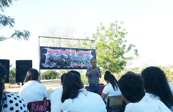  Dirigente Estatal imparte conferencia a jóvenes de la Rafael Ramírez