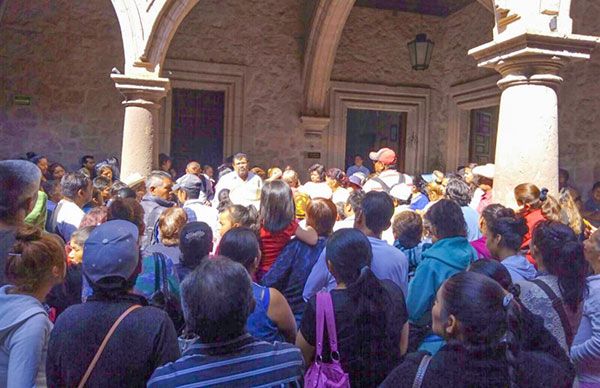 Concluye la introducción del drenaje en la colonia San Isidro Itzícuaro