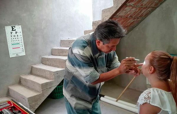 Antorcha atiende la salud visual de colonos de Calvillo