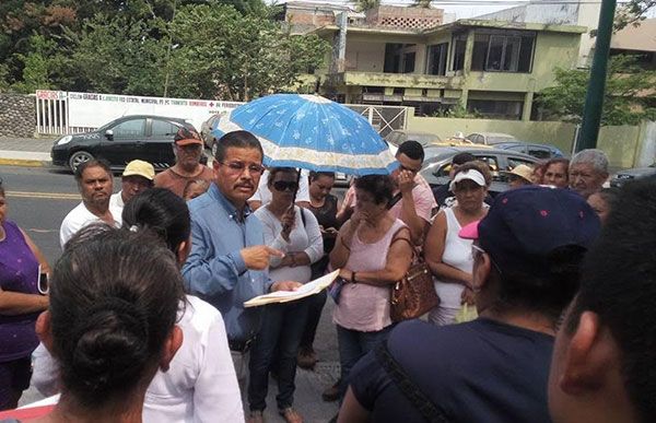 Gobernador acuerda atender demandas de colimenses