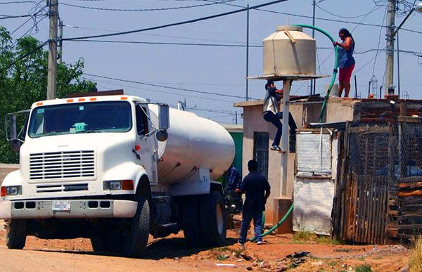 Colonias pobres, víctimas eternas del colapso del agua en Chihuahua