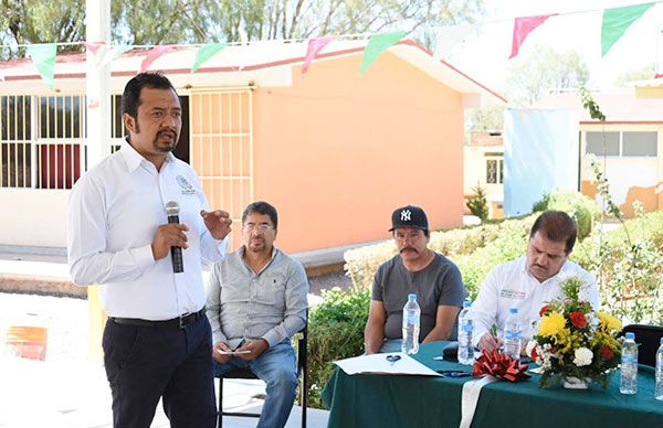 Estrenan cancha multiusos en primaria de  Martínez Domínguez