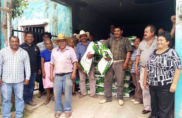 Jornada de lucha deja insumo agrícola en Zapotitlán de Vadillo 