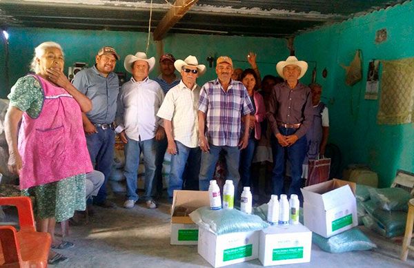 Logra Antorcha paquetes agrícolas para pequeños productores en Guadalcázar