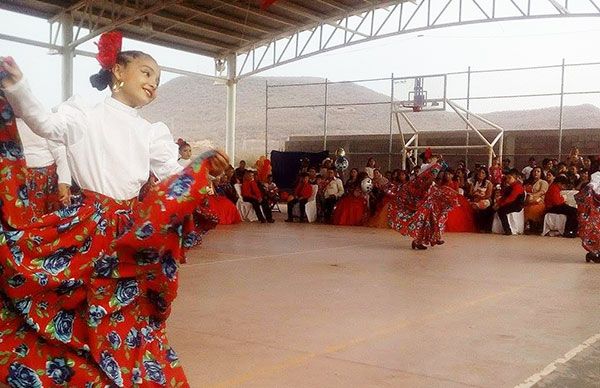  Clausura de ciclo escolar en primaria de la 