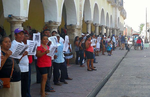 Denuncian antorchistas a los alcaldes incumplidos