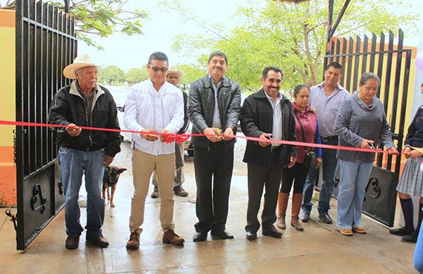 Gobierno de Villa Hidalgo inaugura techado en telesecundaria de Corcovada