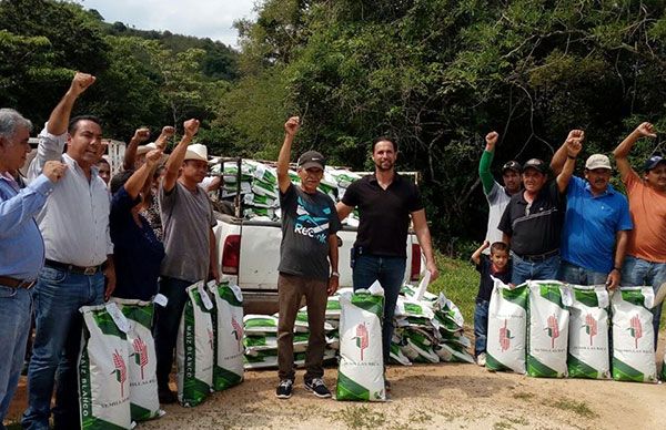 Reciben insumo agricultores del Sureste de Jalisco