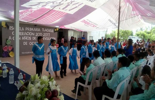 Clausuran  ciclo escolar dos escuelas antorchistas de Coatzacoalcos