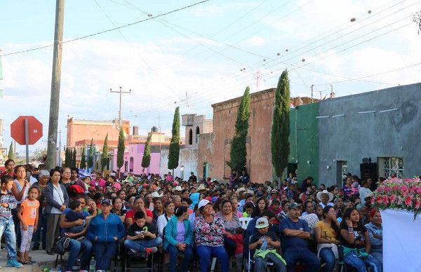 Gobierno antorchista de Villa de Ramos arranca obra de pavimentación en la Cabecera Municipal