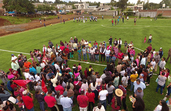 Antorchistas de Ario de Rosales inauguran espacio deportivo