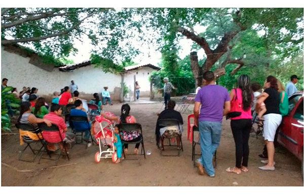 Gestionan zitacuarenses ante CONAGUA servicio de agua potable para nueva colonia