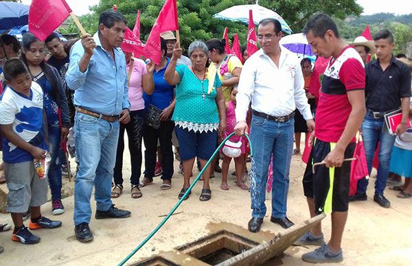 Comunidad de Tlahuizapa ya cuenta con red de agua potable