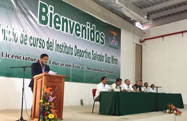 Inicia ciclo escolar el Instituto Deportivo Salvador Díaz Mirón de Xalapa