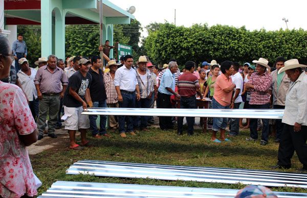 Logran apoyos de vivienda para familias popolucas