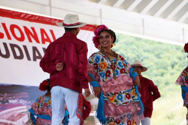 El pueblo organizado y educado se liberará, dijo Aquiles Córdova en la Inauguración de La Villa Estudiantil de Tecomatlán