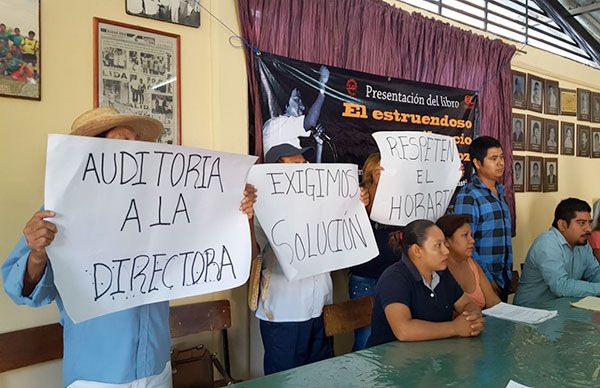 Exigen destituir a directora de escuela en colonia El Cohuilote de Mochitlán