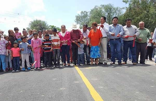 Inauguran arreglo de tramo carretero en Armadillo de Los Infante 