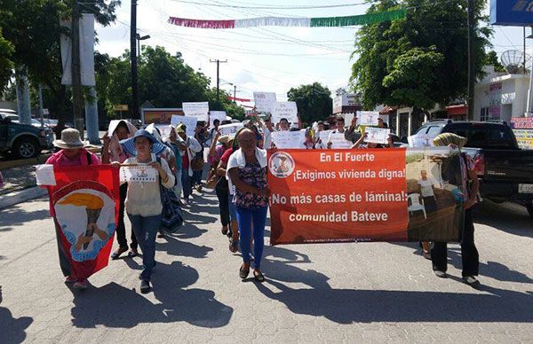 Militancia de El Fuerte marcha por pavimentaciones, alumbrados y apoyos