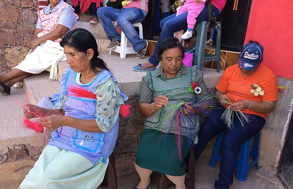    Además de belleza, artesanos de Santa María crean empleos 