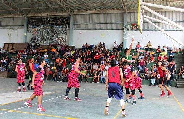 Antorcha realiza eliminatoria estatal de Básquetbol