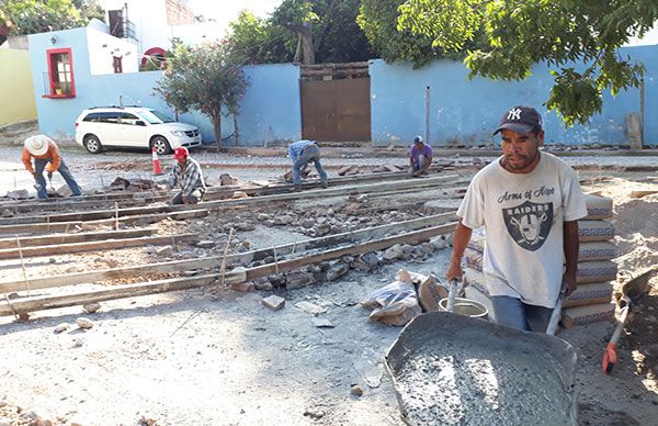   Ayuntamiento de Armadillo de Los Infante  embellece con obras la cabecera municipal   