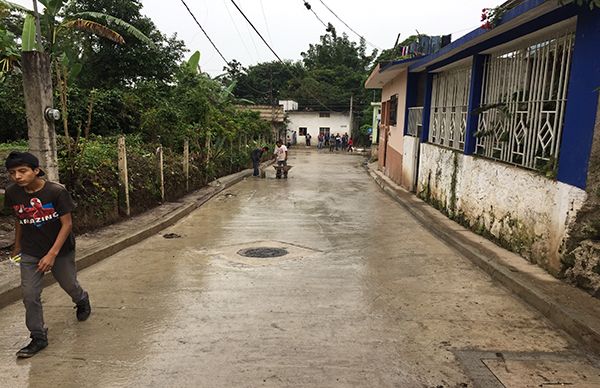 Después de una década familias de Chiltoyac logran pavimentación de dos calles