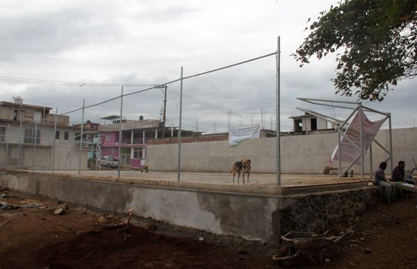 Logra Antorcha cancha de usos múltiples para vecinos de la colonia Moctezuma