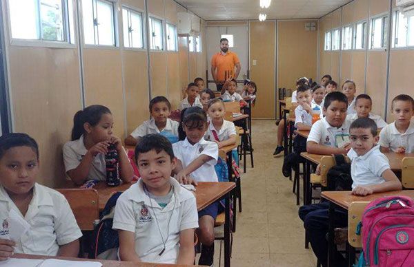   Entregan aula móvil a la primaria Emiliano Zapata