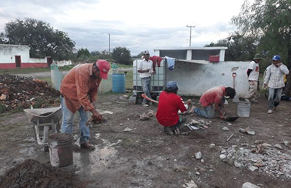 Mejora alcalde antorchista  infraestructura educativa