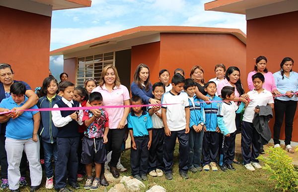 Antorcha inaugura comedor en primaria Wenceslao Victoria Soto