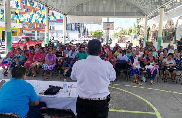 Reciben bonos de vivienda en la Costa Chica