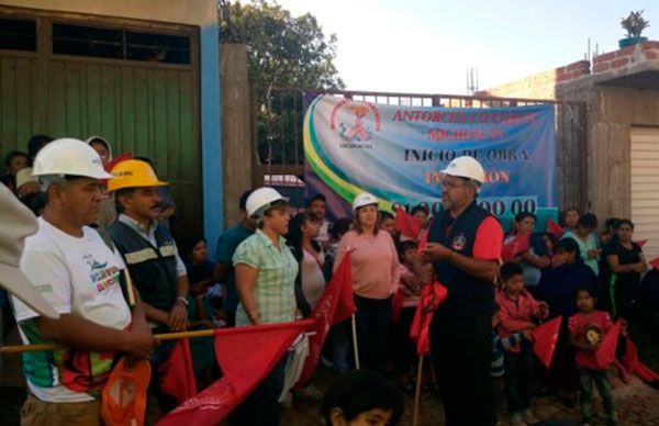 Inicia la pavimentación de la calle Vasco de Quiroga en Tarecuato