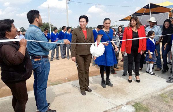 Inauguran obras de infraestructura básica en escuelas de Nopala