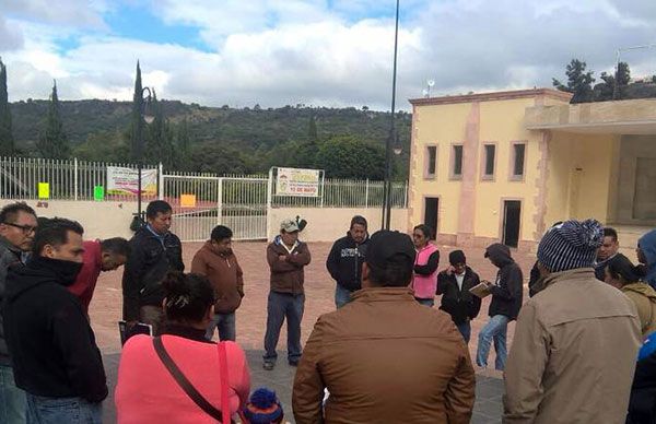  Desalojan a comerciantes del Parque Industrial Bernardo Quintana