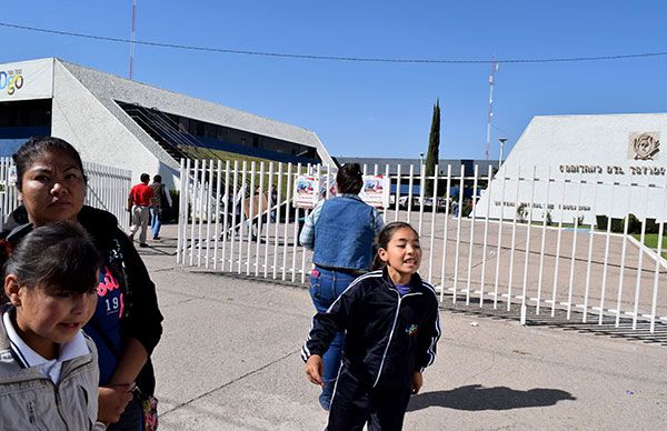  Manifestación en la Secretaría de Educación duranguense 