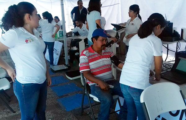 Jornada médica gestionada por Antorcha