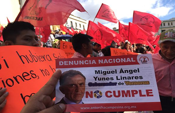 Con cadenas humanas Antorcha exige solución a demandas al gobierno de Yunes Linares