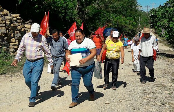  Antorcha da banderazo a inicio de obras en cuatro comunidades de Orizatlán