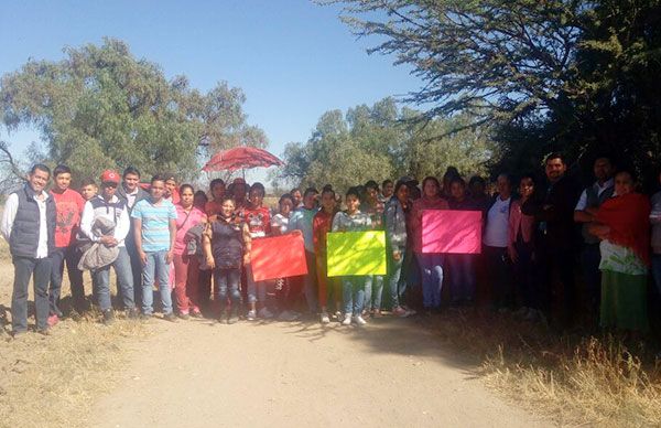 Telebachillerato de la comunidad La Gloria beneficiado con aula 