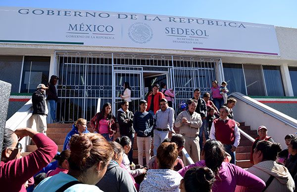  Protestan en Sedesol por liberación de recursos para Empleo Temporal 