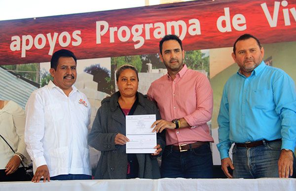 Entregan Antorcha y Sedatu vivienda a familias campechanas