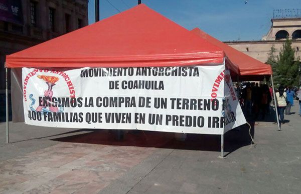 Cuatro días de plantón en Plaza de Armas de Saltillo