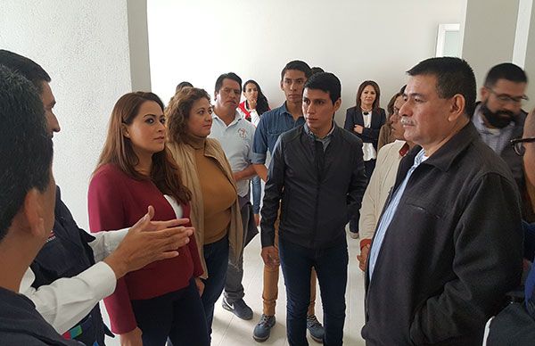   Cortan el listón del albergue estudiantil Ezequiel A.Chávez