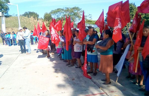 Comenzaron construcción de techumbre en secundaria de Huehuetla