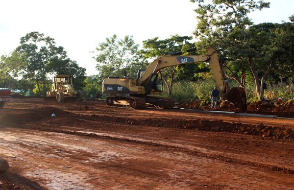 Inicia construcción de unidad deportiva y parque infantil en Soteapan